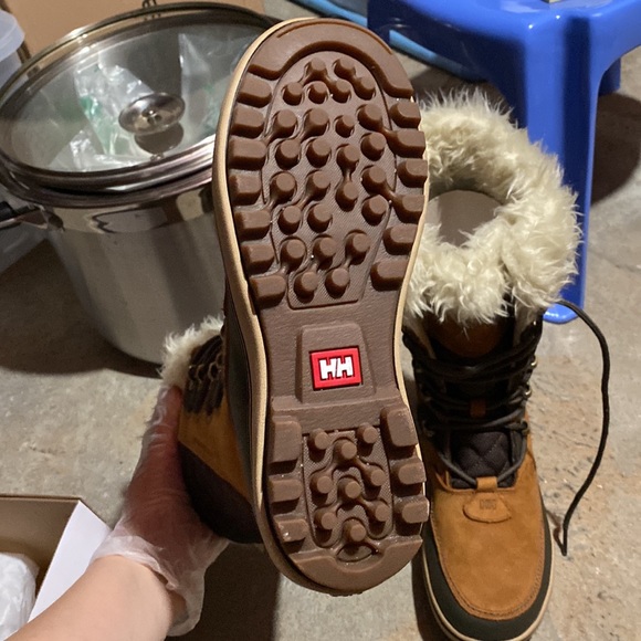 Shoes - Picture 3 of 4